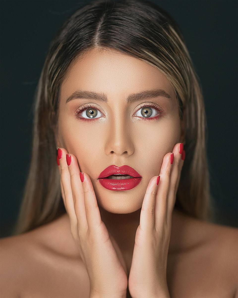 https://example.com/image_of_fading_eyebrows.jpg